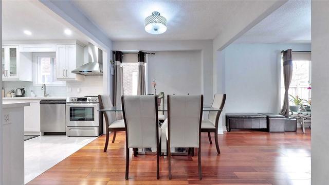 74 Deanscroft Sq, House detached with 3 bedrooms, 3 bathrooms and 3 parking in Toronto ON | Image 1