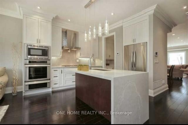 56 Standish Ave, House detached with 4 bedrooms, 5 bathrooms and 2 parking in Toronto ON | Image 2