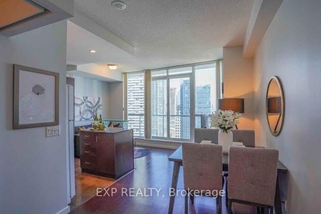 2704 - 8 York St, Condo with 1 bedrooms, 1 bathrooms and 1 parking in Toronto ON | Image 12