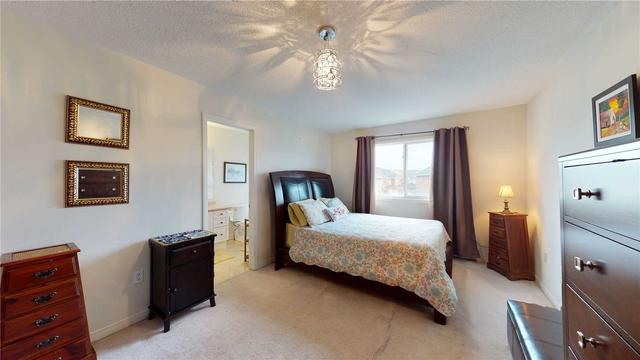 81 Timbertop Cres, House attached with 3 bedrooms, 3 bathrooms and 3 parking in Brampton ON | Image 3