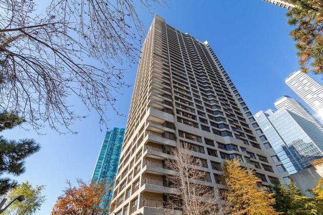 3307 - 65 Harbour Sq, Condo with 1 bedrooms, 1 bathrooms and 1 parking in Toronto ON | Image 1