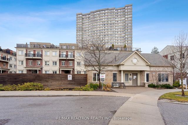 239 - 15 Coneflower Cres, Townhouse with 2 bedrooms, 2 bathrooms and 1 parking in Toronto ON | Image 31