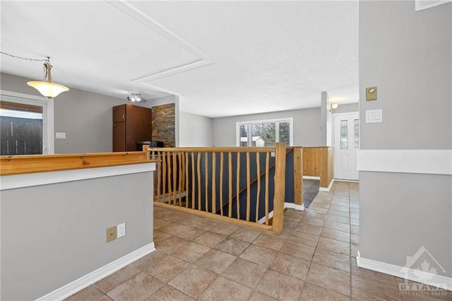 130 Woods Road, House detached with 4 bedrooms, 3 bathrooms and 4 parking in Ottawa ON | Image 10