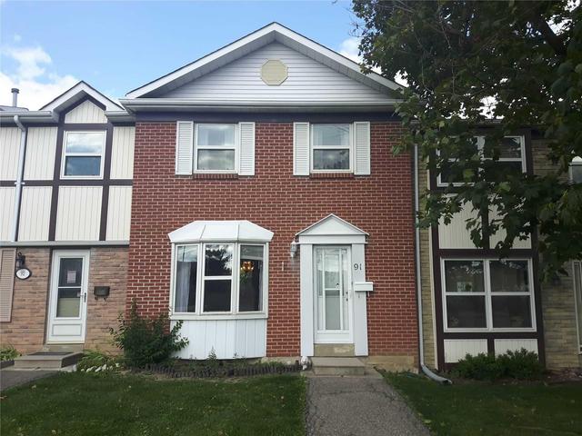 91 Morley Cres, Townhouse with 3 bedrooms, 2 bathrooms and 2 parking in Brampton ON | Image 1