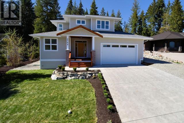 2748 Golf Course Drive, House detached with 3 bedrooms, 3 bathrooms and 7 parking in Columbia Shuswap C BC | Image 2