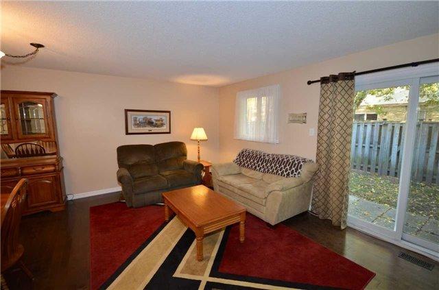 48 - 81 Hansen Rd N, Townhouse with 3 bedrooms, 2 bathrooms and 1 parking in Brampton ON | Image 9
