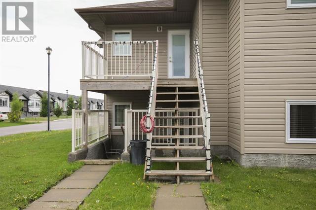 748 Cypress Lane, Home with 4 bedrooms, 2 bathrooms and 2 parking in Red Deer County AB | Image 7