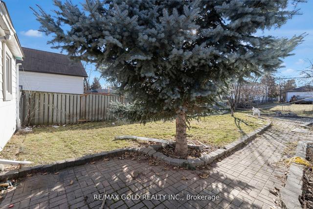 43 North Alarton St, House detached with 3 bedrooms, 2 bathrooms and 5 parking in Mississauga ON | Image 11