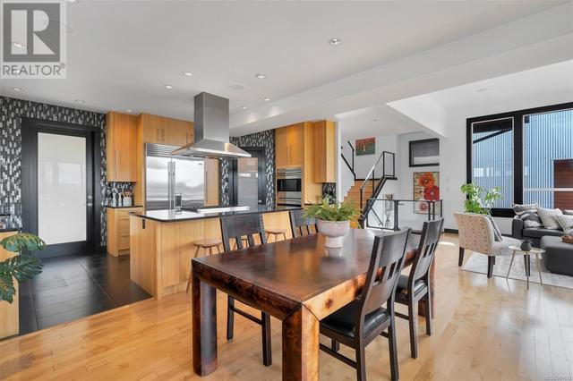 4015 Rainbow St, House detached with 4 bedrooms, 4 bathrooms and 4 parking in Saanich BC | Image 21