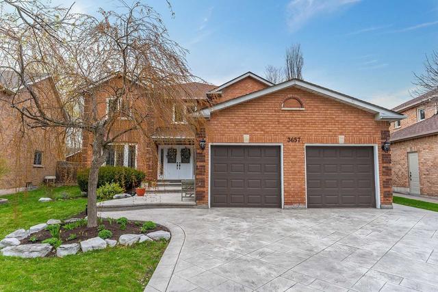 3657 Stratton Woods Crt, House detached with 4 bedrooms, 4 bathrooms and 6 parking in Mississauga ON | Image 1
