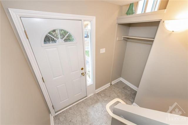 170 Salter Crescent, Townhouse with 3 bedrooms, 2 bathrooms and 1 parking in Ottawa ON | Image 5