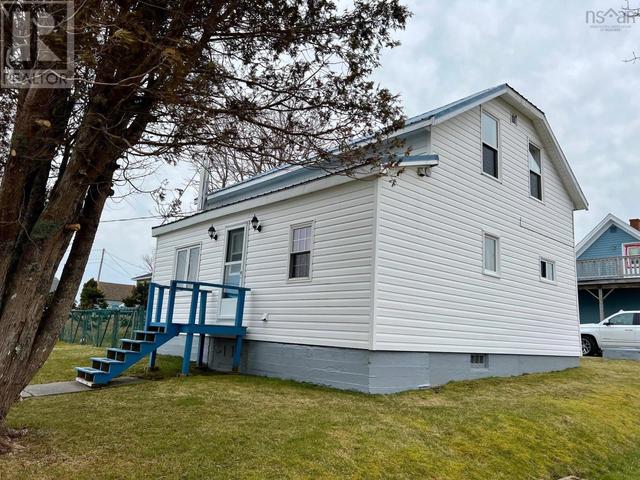 55 North Street, House detached with 3 bedrooms, 1 bathrooms and null parking in Lockeport NS | Image 2