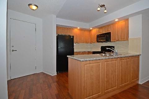 602 - 33 Cox Blvd, Condo with 2 bedrooms, 2 bathrooms and 1 parking in Markham ON | Image 3