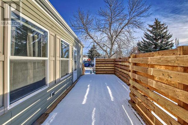 105, - 9090 24 Street Se, Home with 2 bedrooms, 1 bathrooms and 2 parking in Calgary AB | Image 32
