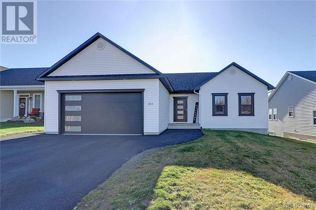 253 Heron Drive, House detached with 4 bedrooms, 3 bathrooms and null parking in Fredericton NB | Card Image