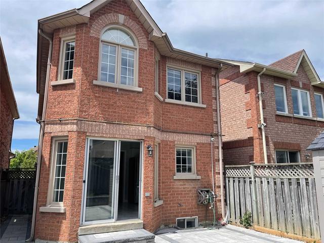 303 Milliken Meadows Dr, House attached with 3 bedrooms, 4 bathrooms and 5 parking in Markham ON | Image 10
