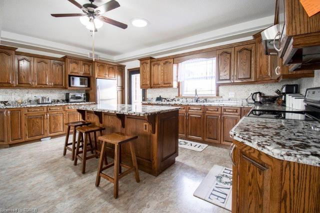 1809 8th Concession Road, House detached with 5 bedrooms, 3 bathrooms and 17 parking in Norfolk County ON | Image 2