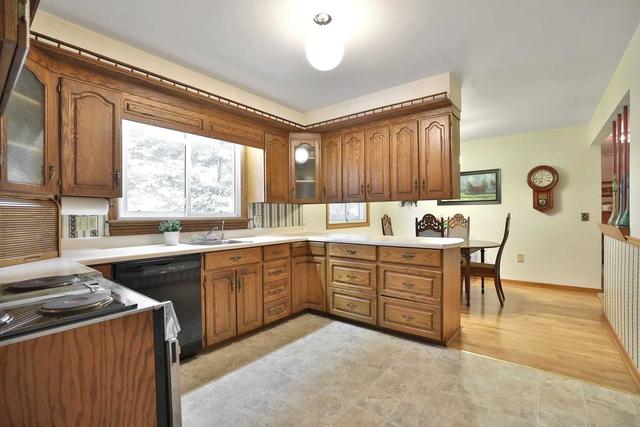 8714 Mansewood Tr, House detached with 3 bedrooms, 1 bathrooms and 12 parking in Milton ON | Image 29