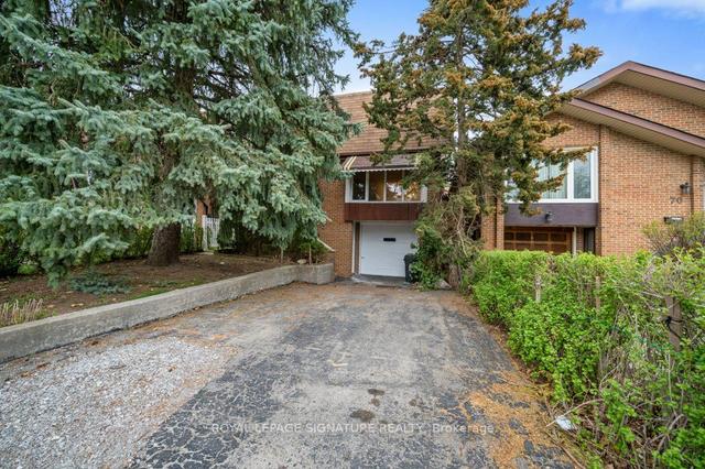 72 Shadberry Dr, House attached with 3 bedrooms, 2 bathrooms and 3 parking in Toronto ON | Image 1