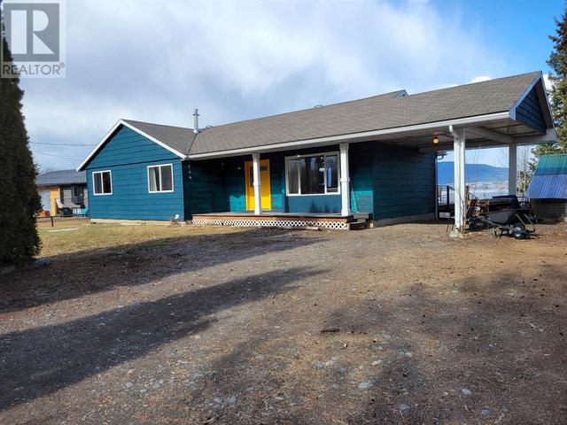 7698 Water Subdivision Loop Road, House detached with 4 bedrooms, 2 bathrooms and null parking in Bulkley Nechako C BC | Image 4