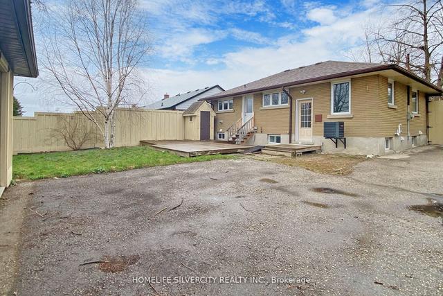 217 Clark Ave, House detached with 2 bedrooms, 2 bathrooms and 8 parking in Kitchener ON | Image 22