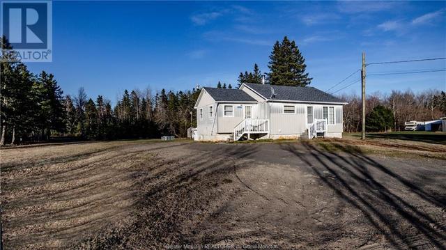 10439 Principale, House detached with 2 bedrooms, 1 bathrooms and null parking in Saint Louis de Kent NB | Image 2