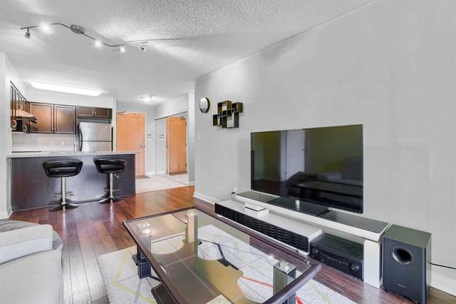 223 - 7373 Kennedy Rd, Condo with 2 bedrooms, 2 bathrooms and 1 parking in Markham ON | Image 1