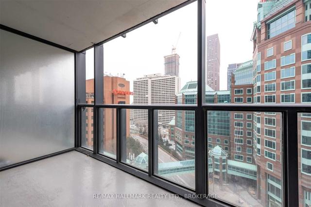 1311 - 110 Charles St E, Condo with 1 bedrooms, 1 bathrooms and 0 parking in Toronto ON | Image 11