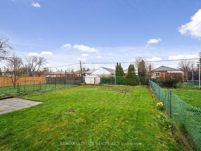 12 Arnham Rd, House detached with 3 bedrooms, 2 bathrooms and 4 parking in Toronto ON | Image 30