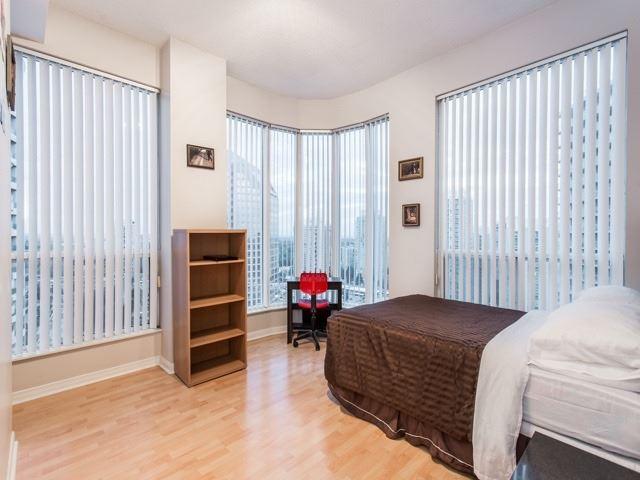 Lph 13 - 23 Lorraine Dr, Condo with 3 bedrooms, 3 bathrooms and 1 parking in Toronto ON | Image 10