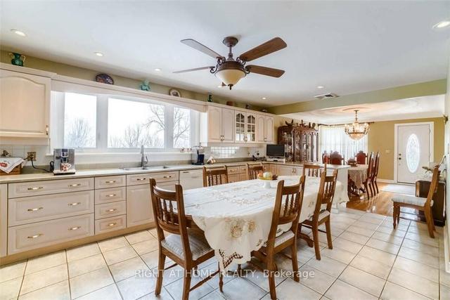 3031 Cedar Springs Rd, House detached with 3 bedrooms, 4 bathrooms and 6 parking in Burlington ON | Image 2
