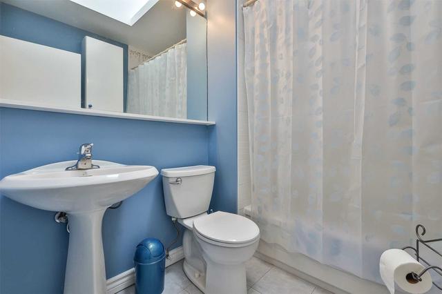 594 Broadway Ave, House detached with 2 bedrooms, 1 bathrooms and 2 parking in Toronto ON | Image 21