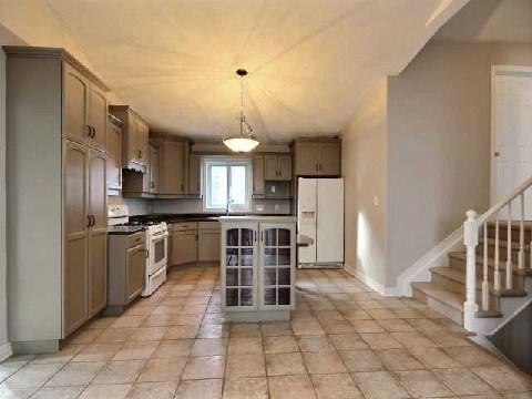 8239 Harvest Cres, House detached with 3 bedrooms, 2 bathrooms and 2 parking in Niagara Falls ON | Image 6