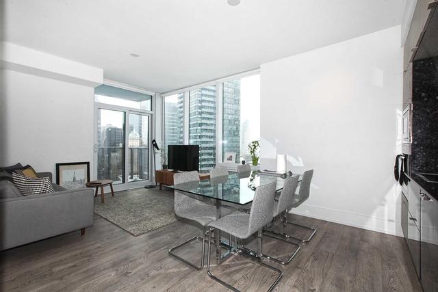 3003 - 10 York St, Condo with 2 bedrooms, 2 bathrooms and 1 parking in Toronto ON | Image 9