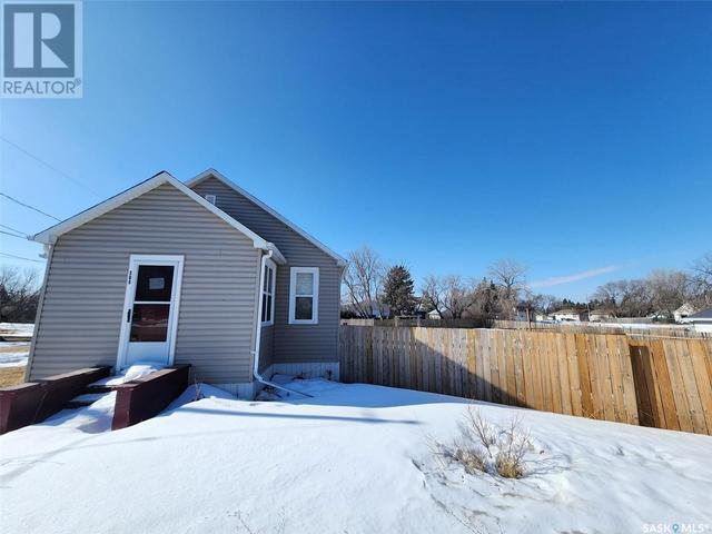 509 Poplar Street, House detached with 2 bedrooms, 2 bathrooms and null parking in Wolseley SK | Image 2