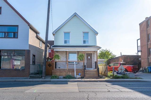 1220 Cannon St E, House detached with 3 bedrooms, 3 bathrooms and 2 parking in Hamilton ON | Image 1