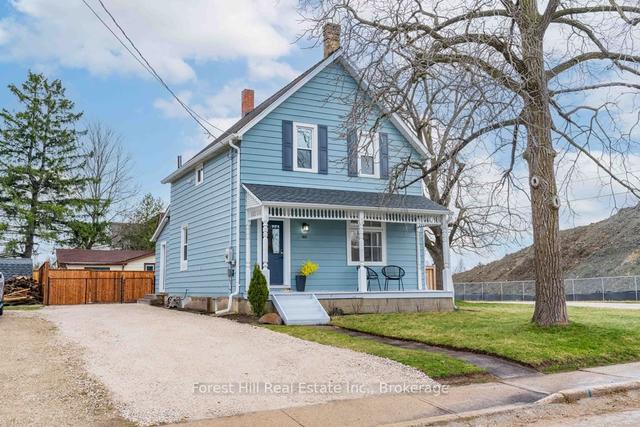 184 Boucher St E, House detached with 3 bedrooms, 2 bathrooms and 4 parking in Meaford ON | Image 1