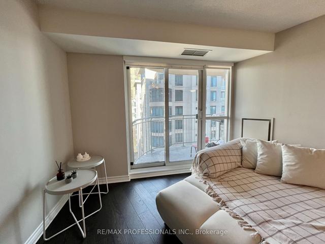 920 - 2111 Lake Shore Blvd W, Condo with 1 bedrooms, 1 bathrooms and 1 parking in Toronto ON | Image 2