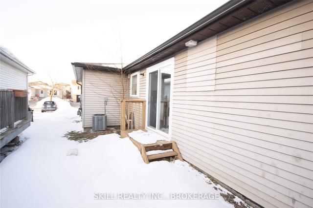 23 Hickling Tr, House detached with 3 bedrooms, 2 bathrooms and 6 parking in Barrie ON | Image 11