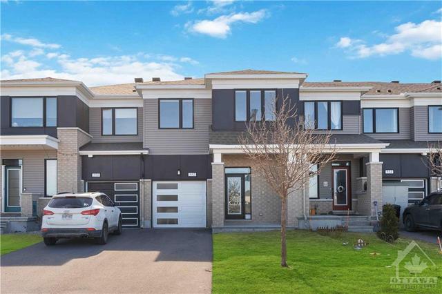 552 Cope Drive, Townhouse with 3 bedrooms, 3 bathrooms and 3 parking in Ottawa ON | Image 1