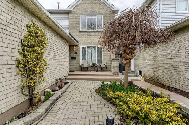 29 Nanport St, House detached with 4 bedrooms, 4 bathrooms and 5 parking in Brampton ON | Image 12