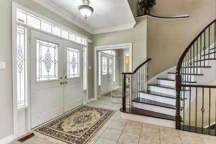 2362 Valleyridge Dr, House detached with 4 bedrooms, 5 bathrooms and 2 parking in Oakville ON | Image 2