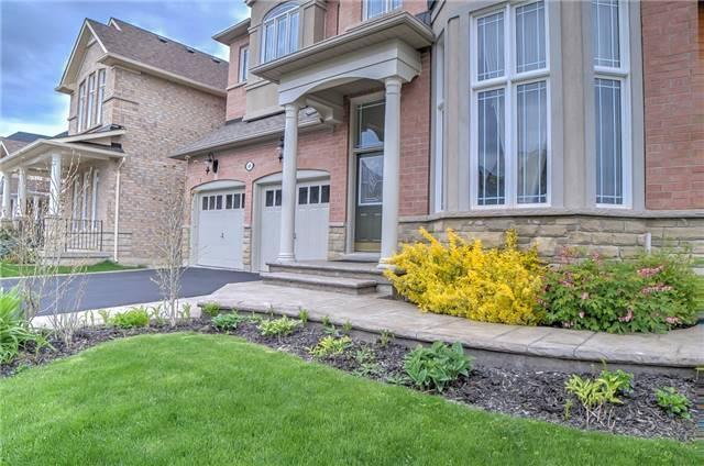 48 Howland Cres, House detached with 4 bedrooms, 4 bathrooms and 4 parking in Brampton ON | Image 3