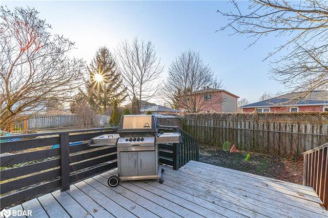 71 Robin Court, House semidetached with 4 bedrooms, 2 bathrooms and 3 parking in Barrie ON | Image 11