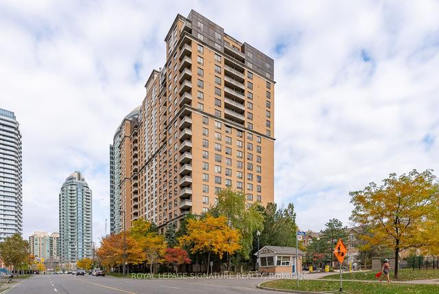 911 - 18 Sommerset Way, Condo with 1 bedrooms, 1 bathrooms and 1 parking in Toronto ON | Image 1