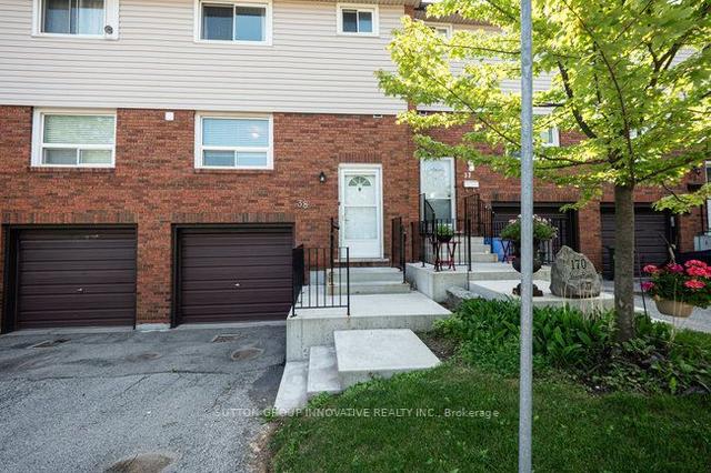 38 - 170 Lavina Cres, Townhouse with 3 bedrooms, 2 bathrooms and 2 parking in Hamilton ON | Image 12