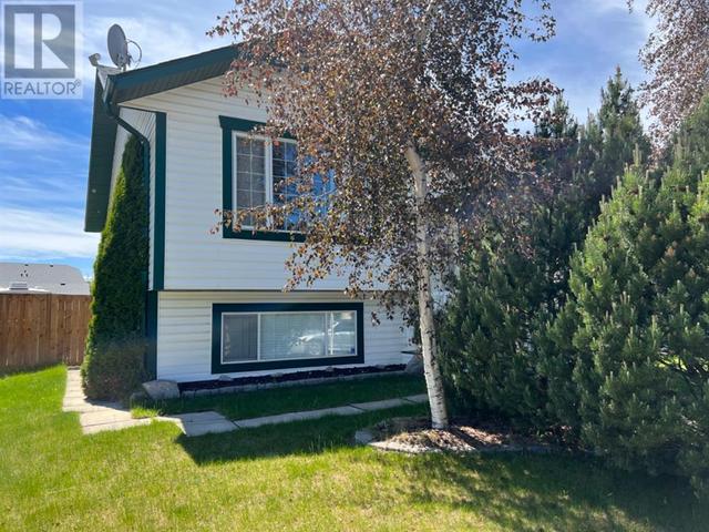 190 Kerr Close, House detached with 4 bedrooms, 2 bathrooms and 2 parking in Red Deer AB | Image 1