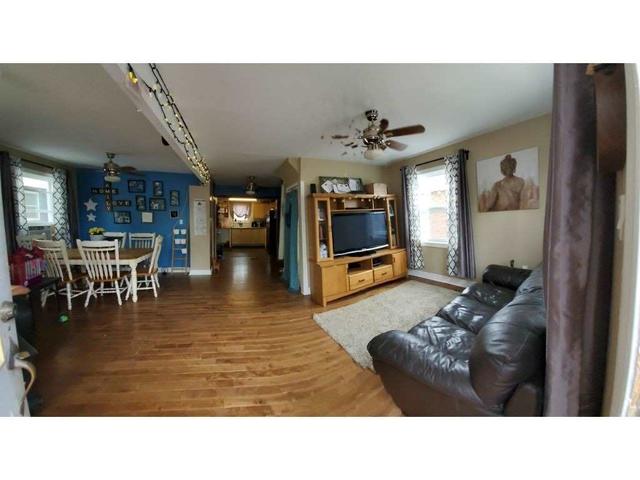 65 Cosby Ave, House detached with 3 bedrooms, 1 bathrooms and 3 parking in St. Catharines ON | Image 10