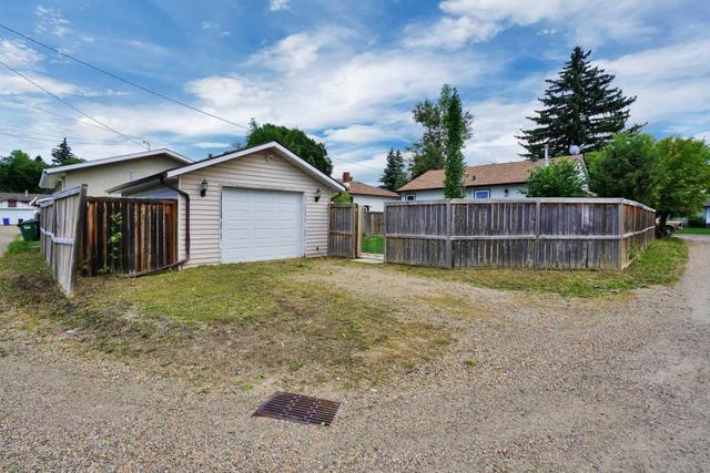 4126 36 Street, House detached with 4 bedrooms, 1 bathrooms and 2 parking in Red Deer AB | Image 37