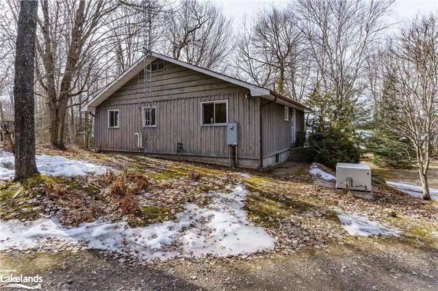 4011 Kawagama Lake Road, House detached with 3 bedrooms, 1 bathrooms and 6 parking in Algonquin Highlands ON | Image 6